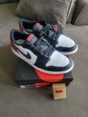 Nike Air Jordan 1 Retro OG Low Black Toe Size 11 CZ0790-106